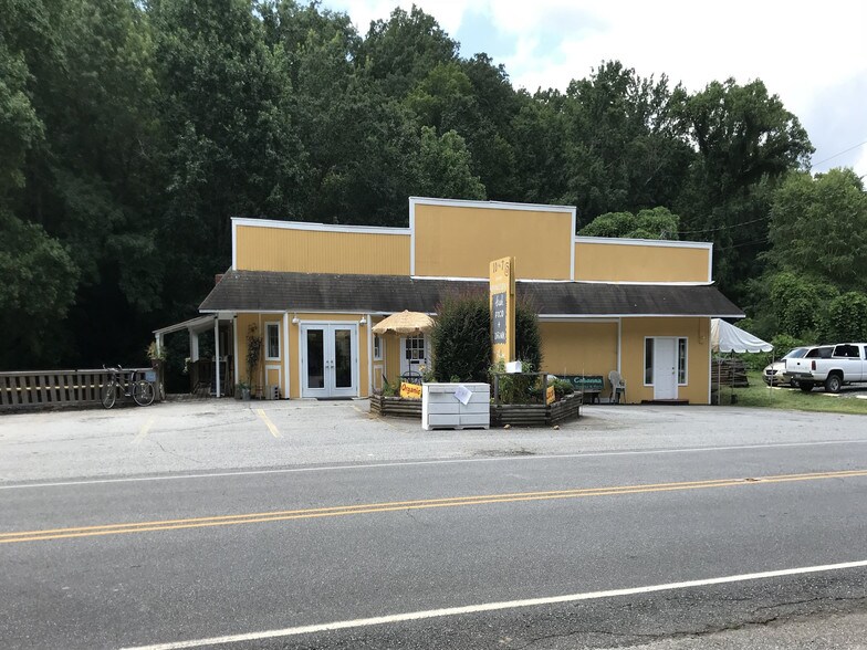 835 N Trade St, Tryon, NC for sale - Building Photo - Image 1 of 1