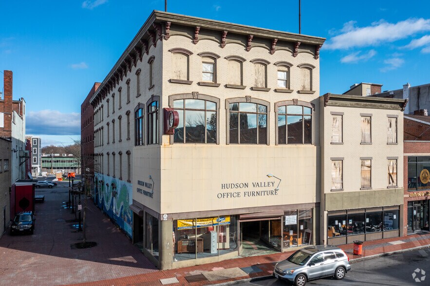 375 Main St, Poughkeepsie, NY for sale - Building Photo - Image 1 of 1