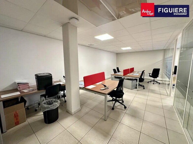 1 Rue Guy De Maupassant, Les Pennes-Mirabeau for lease - Interior Photo - Image 2 of 7