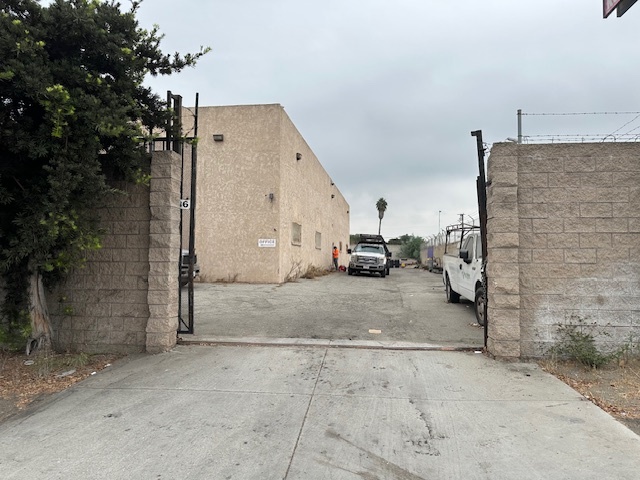 1136 S Santa Fe Ave, Compton, CA for lease - Building Photo - Image 1 of 7