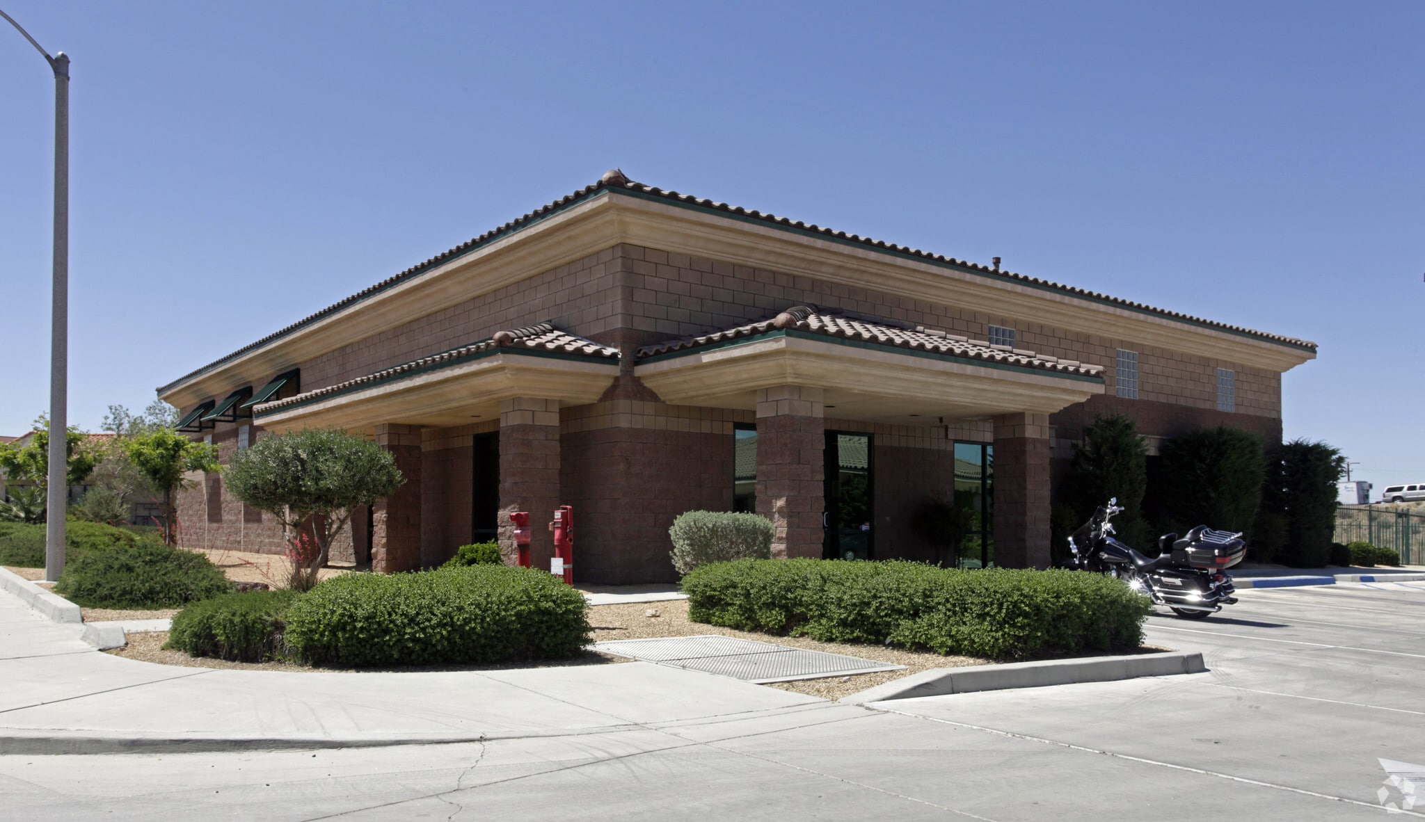16490 Walnut St, Hesperia, CA for lease Building Photo- Image 1 of 20