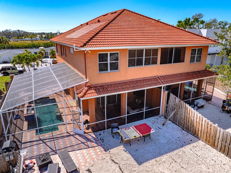 2119- 2125 Montclair Dr, Sarasota, FL for sale - Building Photo - Image 2 of 10