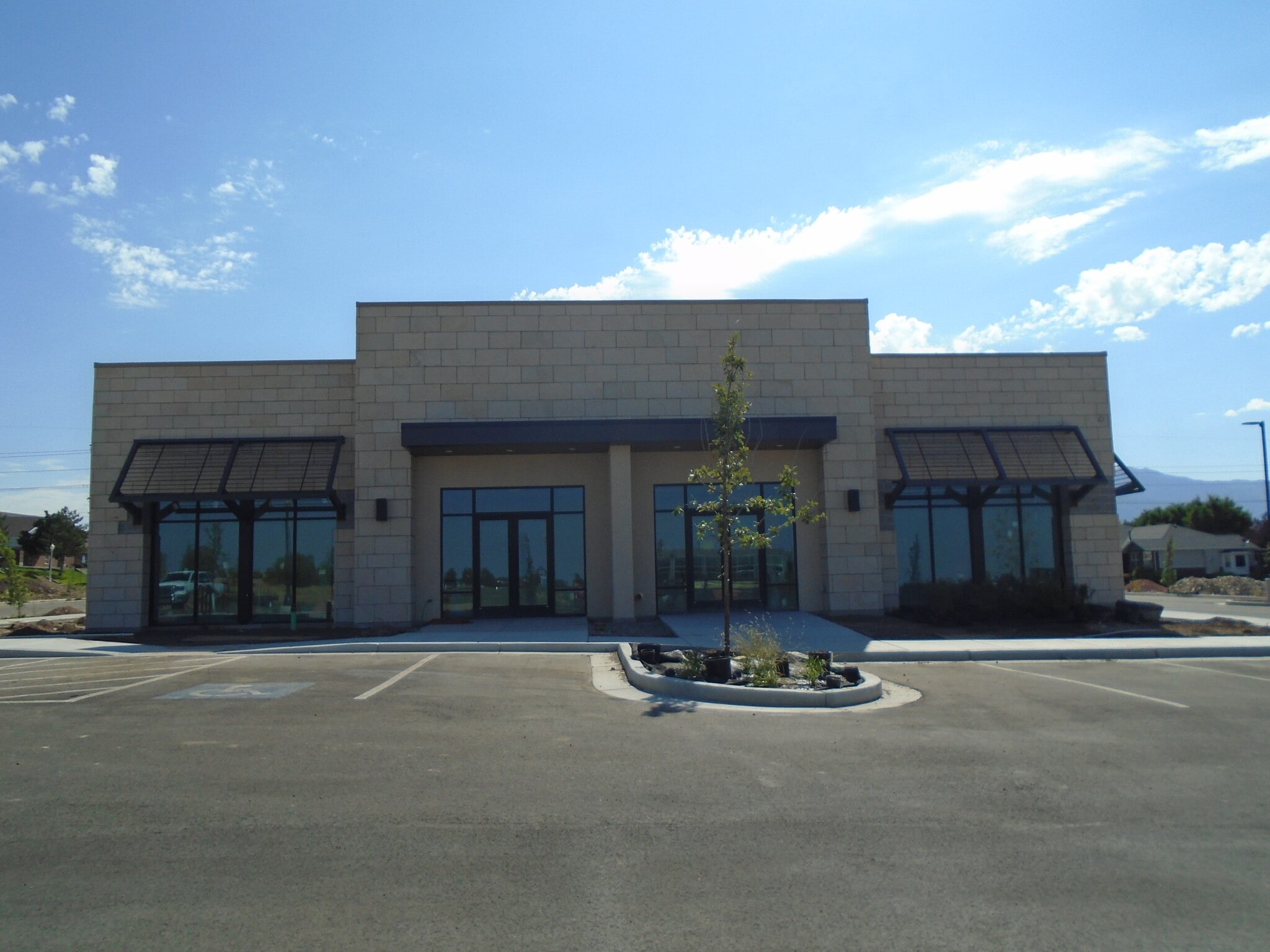 1410 S University Park Blvd, Clearfield, UT for lease Primary Photo- Image 1 of 3