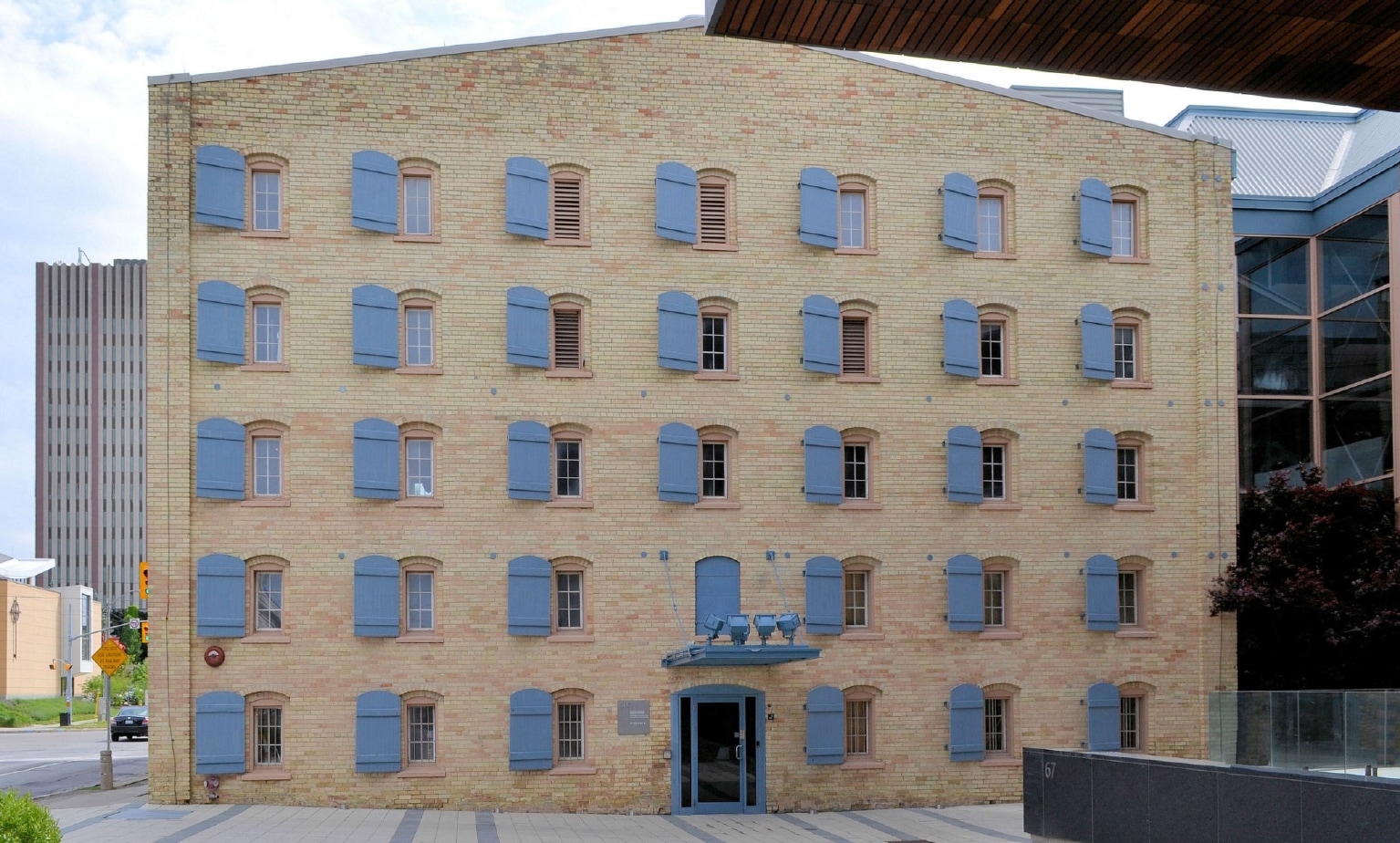 57 Erb St W, Waterloo, ON for sale Primary Photo- Image 1 of 1