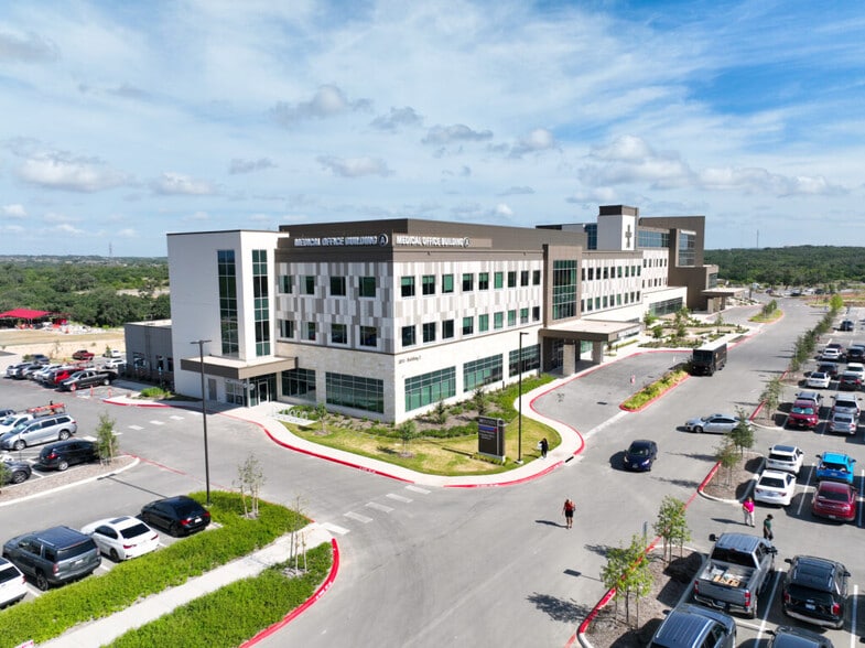 3011 W Loop 1604 N, San Antonio, TX for lease - Building Photo - Image 2 of 24