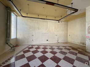 Retail in El Escorial, Madrid for lease Interior Photo- Image 2 of 7