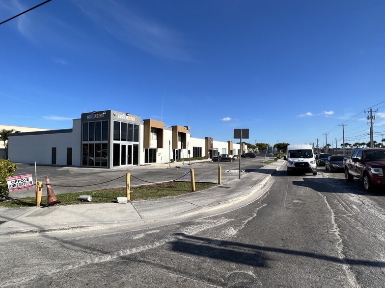 5701-5731 NW 74th Ave, Miami, FL for lease - Building Photo - Image 2 of 10