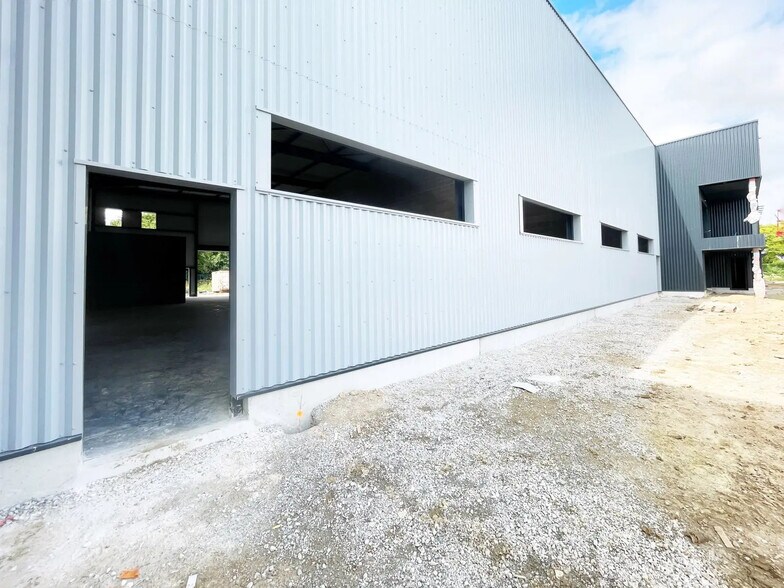 Flex in Beauvais for lease - Building Photo - Image 3 of 4