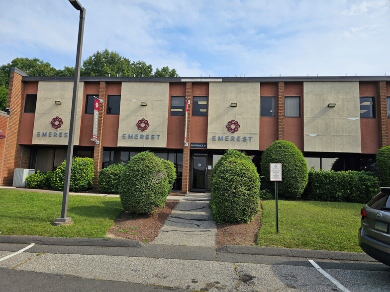 92 Brookside Rd, Waterbury, CT for lease - Building Photo - Image 2 of 26