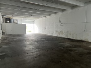 4330-4342 E 10th Ct, Hialeah, FL for lease Interior Photo- Image 1 of 5