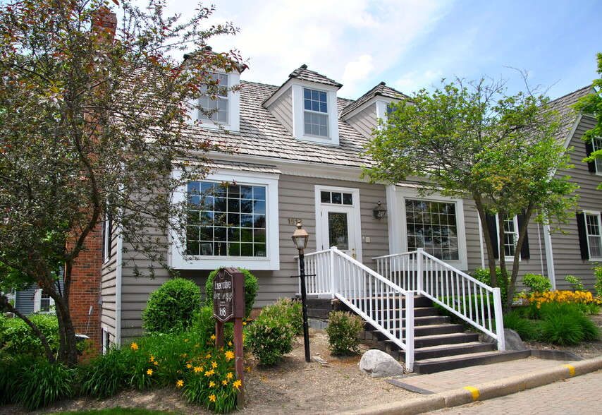 1618 W Colonial Pky, Inverness, IL for lease - Building Photo - Image 1 of 4