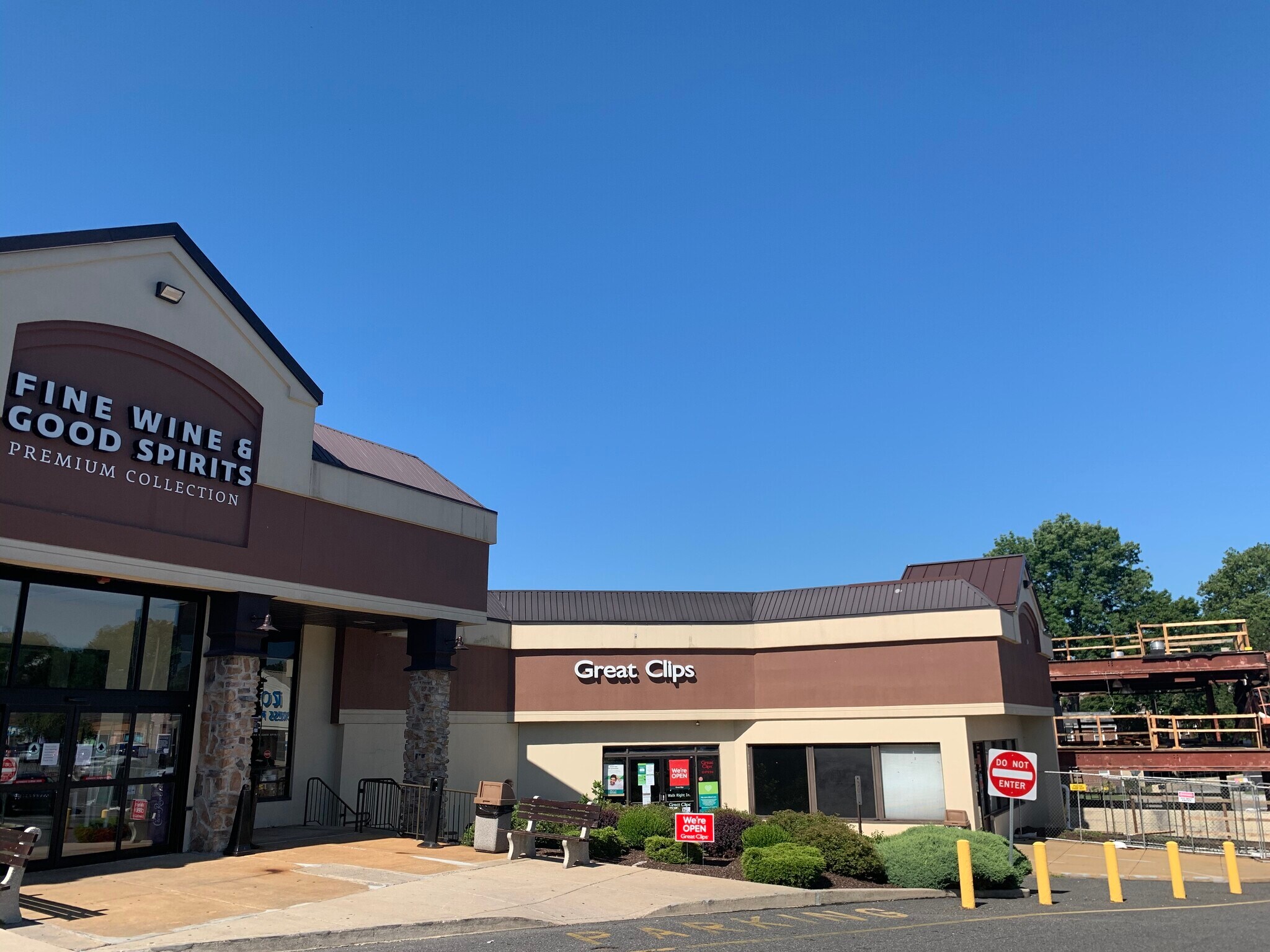 5035 Township Line Rd, Drexel Hill, PA 19026 Pilgrim Gardens Shopping