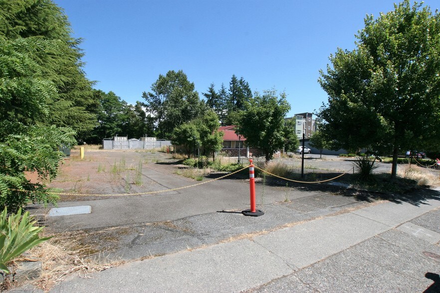 24205-24225 56th Ave W, Mountlake Terrace, WA for sale - Building Photo - Image 3 of 4