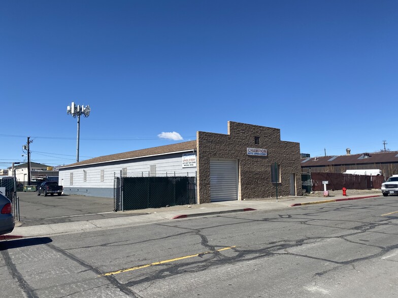 265 Golden Ln, Reno, NV for lease - Building Photo - Image 3 of 7