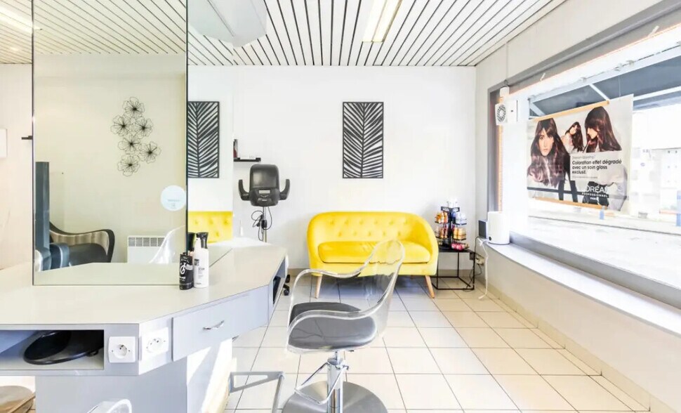 Retail in Plouzané for lease - Building Photo - Image 3 of 4