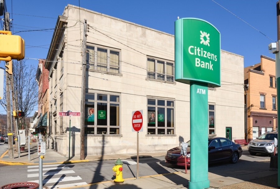 100 N Main St, Zelienople, PA 16063