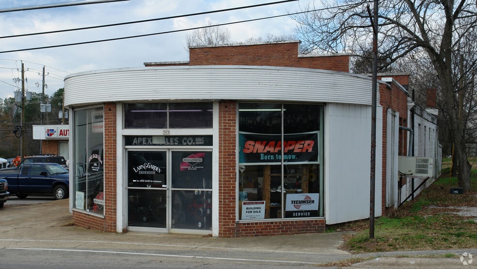 301-307 N Salem St, Apex, NC for lease - Building Photo - Image 3 of 7