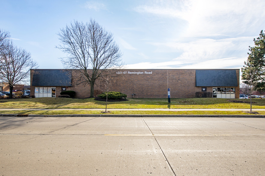 1201-1207 Remington Rd, Schaumburg, IL for sale - Building Photo - Image 1 of 1