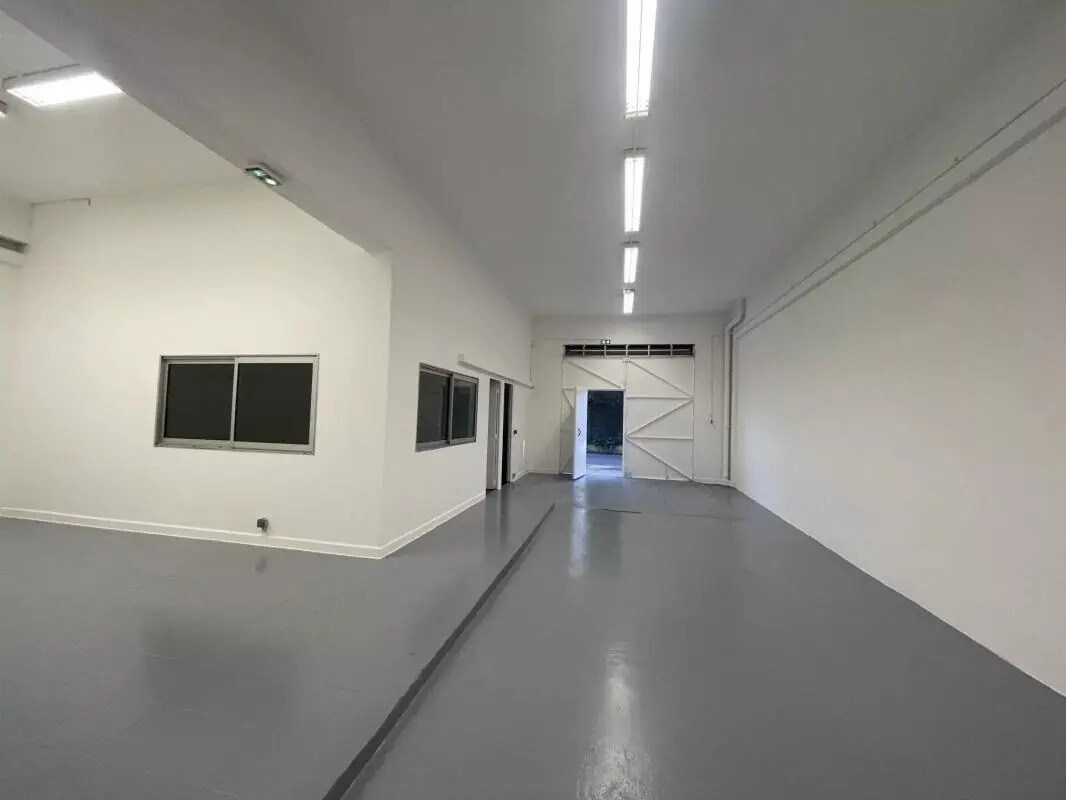 Industrial in Antibes for sale Interior Photo- Image 1 of 15