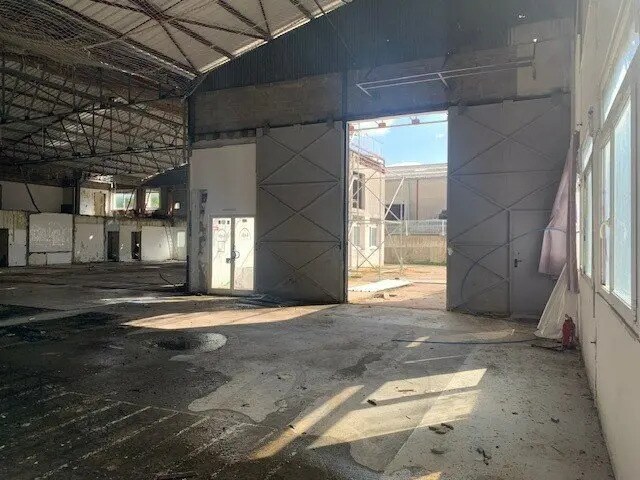 Flex in Dijon for lease - Interior Photo - Image 2 of 5