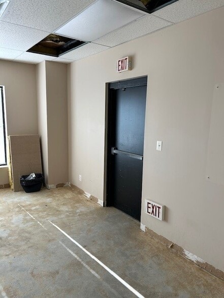 2401 Potshop Ln, East Norriton Township, PA for lease - Interior Photo - Image 3 of 7