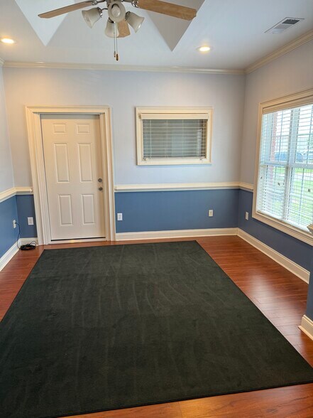 7720 Hampton Pl, Loganville, GA for sale - Interior Photo - Image 1 of 1