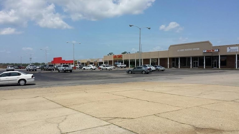 2126-2160 N Westwood Blvd, Poplar Bluff, MO for sale - Primary Photo - Image 1 of 1