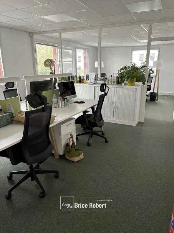 Flex in Brignais for lease Interior Photo- Image 1 of 4