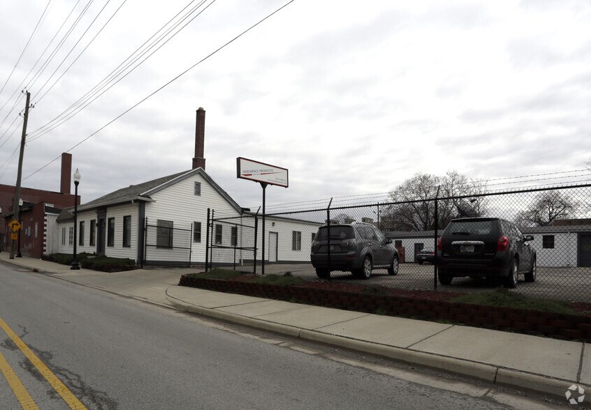 123 N Pine St, Indianapolis, IN for lease - Building Photo - Image 2 of 4