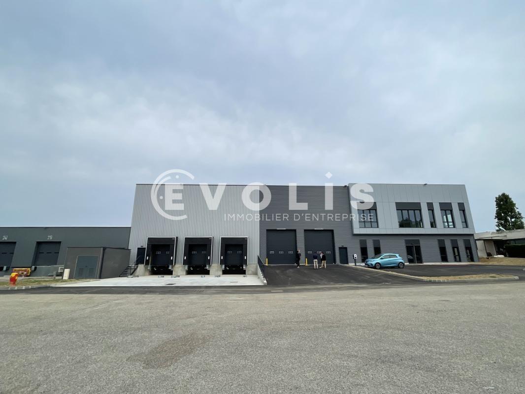 Flex in Corbas for lease Building Photo- Image 1 of 41
