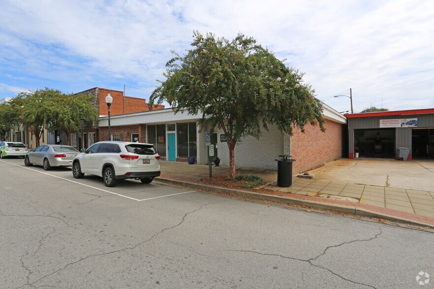 1620 S Brooks St, Manning, SC 29102