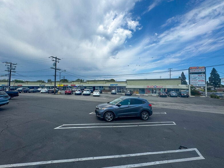 13938-13960 Valley View Ave, La Mirada, CA for lease - Building Photo - Image 2 of 4