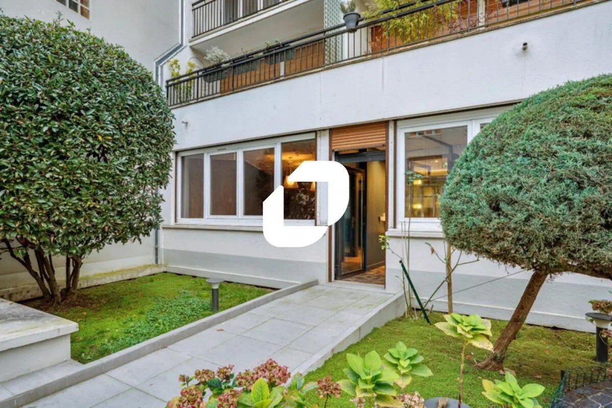 16 Rue Rottembourg, Paris for sale Building Photo- Image 1 of 16