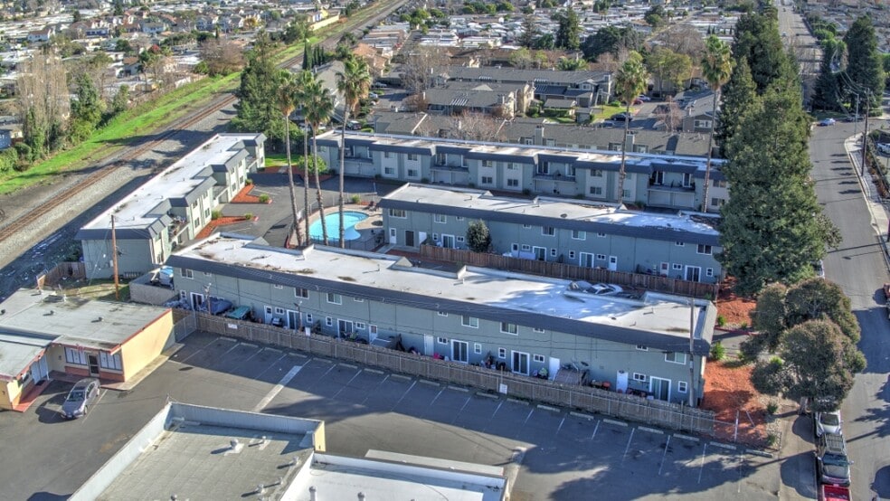 28222 Lustig Ct, Hayward, CA for sale - Building Photo - Image 3 of 26