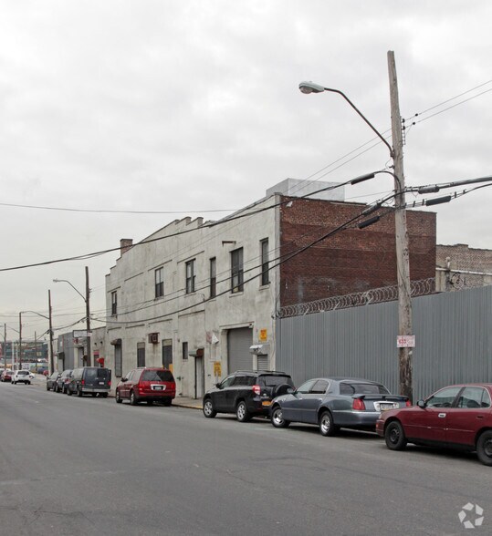 565 Barry St, Bronx, NY for sale - Building Photo - Image 3 of 3