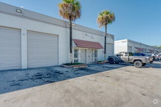 9090 NW South River Dr, Miami, FL for lease Building Photo- Image 2 of 7