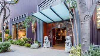 Showplace East - Pub