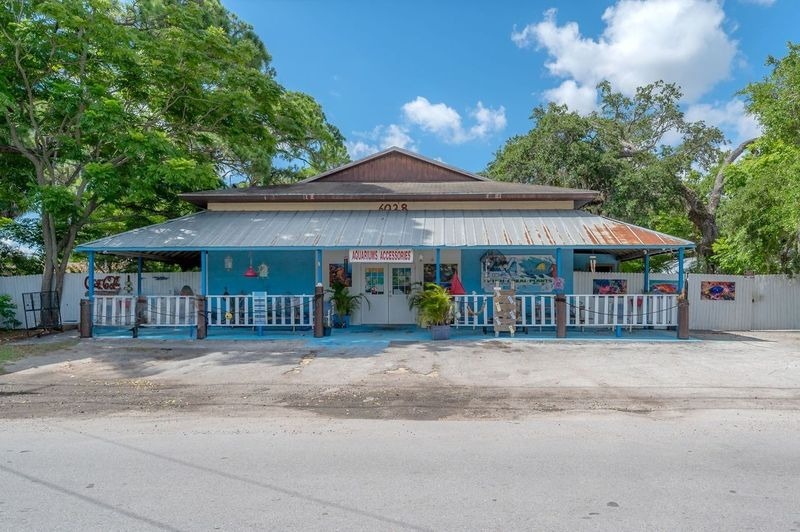 6028 Pine Hill Rd, Port Richey, FL for sale Primary Photo- Image 1 of 34