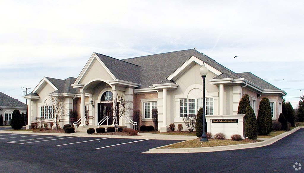 Office in Aurora, IL for sale Primary Photo- Image 1 of 1