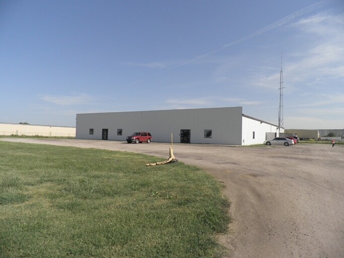 2611 E 17th Ave, Hutchinson, KS for sale Primary Photo- Image 1 of 1