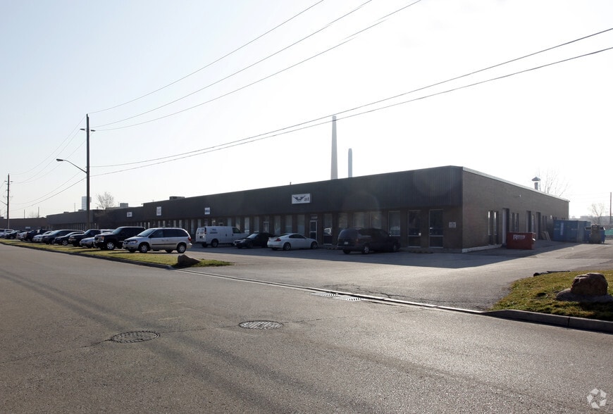1310-1330 Blundell Rd, Mississauga, ON for lease - Building Photo - Image 2 of 2