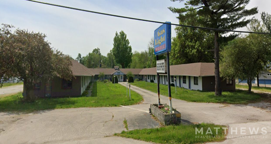 1420 W Spresser St, Taylorville, IL for sale - Building Photo - Image 1 of 1