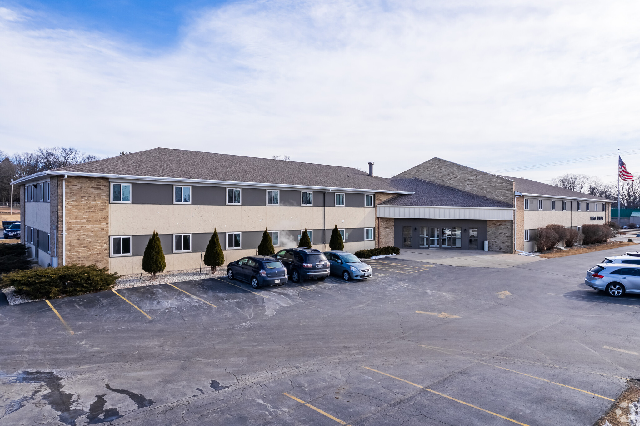 1600 Shawano Ave, Green Bay, WI for lease Building Photo- Image 1 of 9