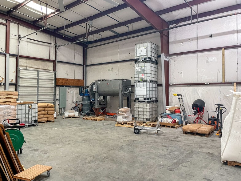 200 Varnfield Dr, Summerville, SC for lease - Interior Photo - Image 2 of 9