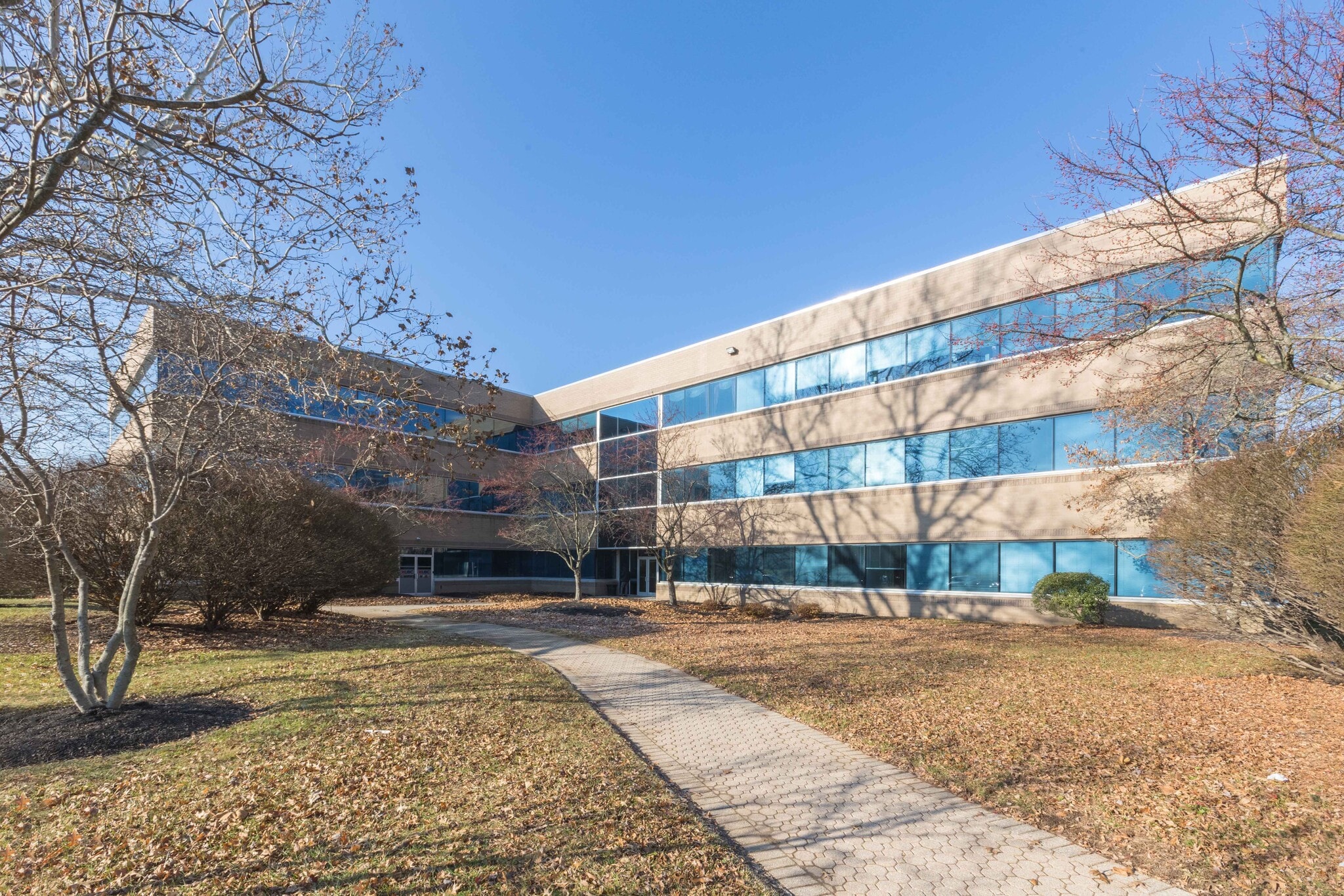 925 Harvest Dr, Blue Bell, PA for lease Building Photo- Image 1 of 4