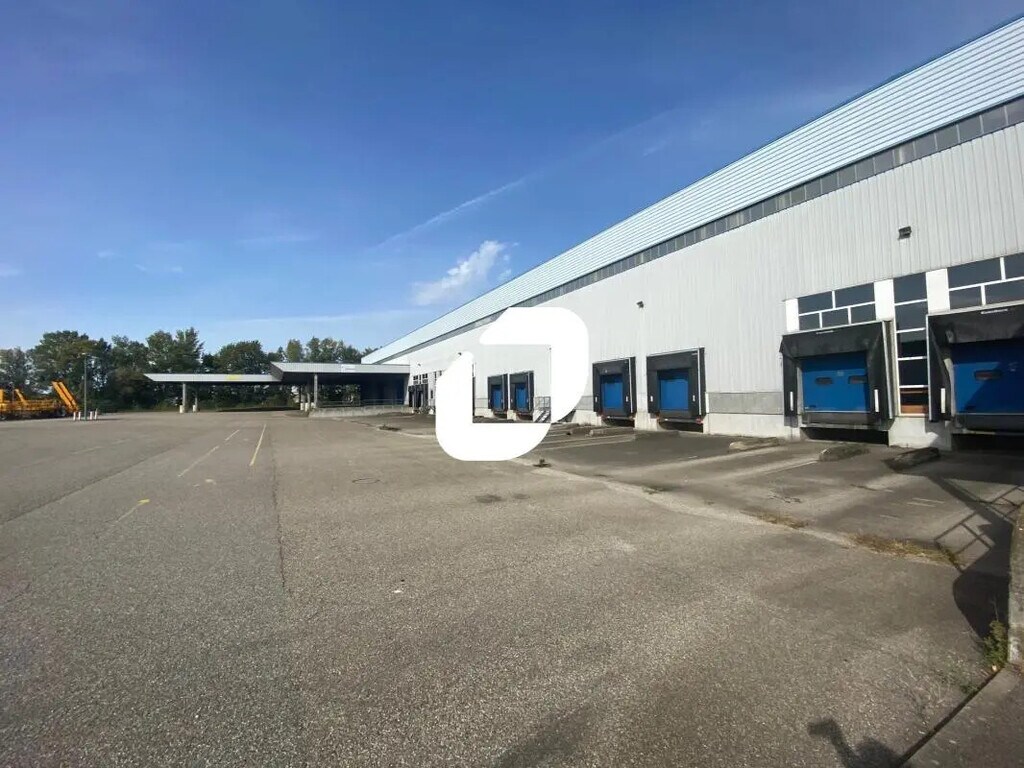 Location Entrepôt 6 736 m² à 28 000 m² - Photo 1