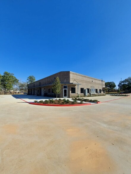 2519 N Frazier Rd, Conroe, TX for lease - Building Photo - Image 2 of 15