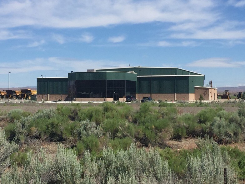 102 Rolling Thunder Way, Carlin, NV for sale - Primary Photo - Image 1 of 1