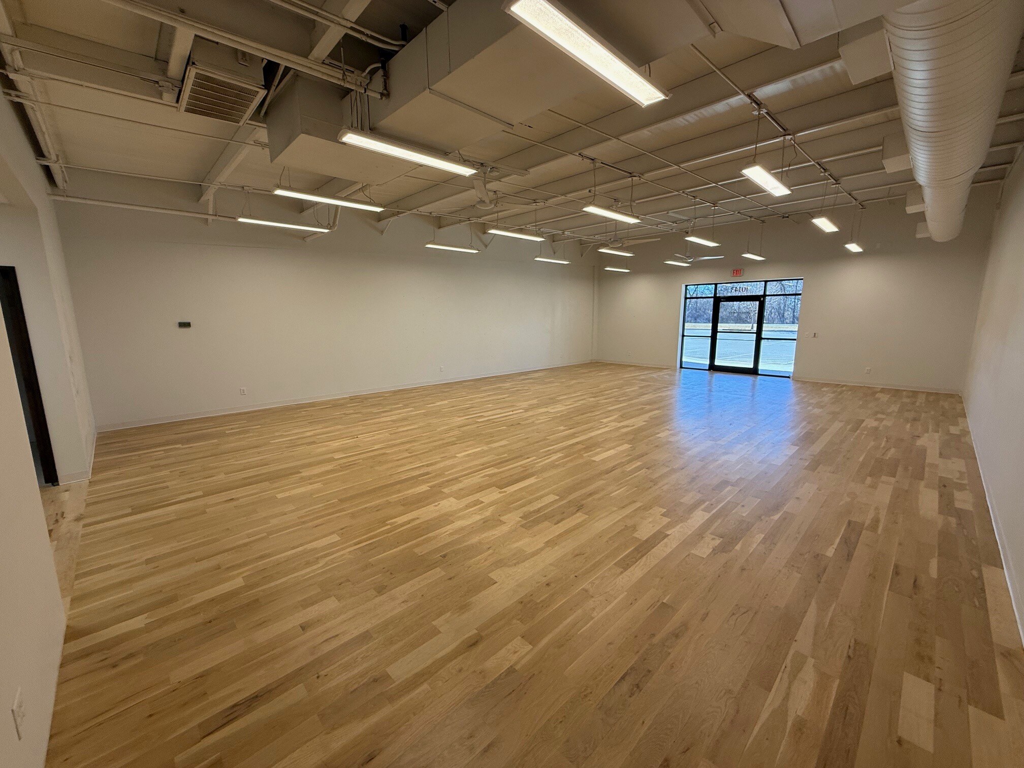 10133-10149 Riverside Pky, Tulsa, OK for lease Interior Photo- Image 1 of 4