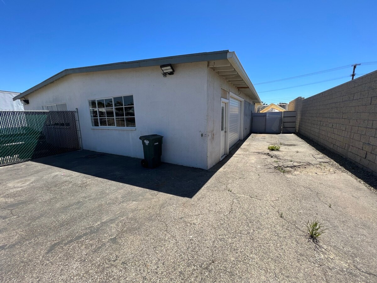 2488 Channel Dr, Ventura, CA 93003